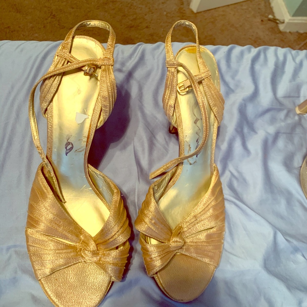 Gold comfortable heels